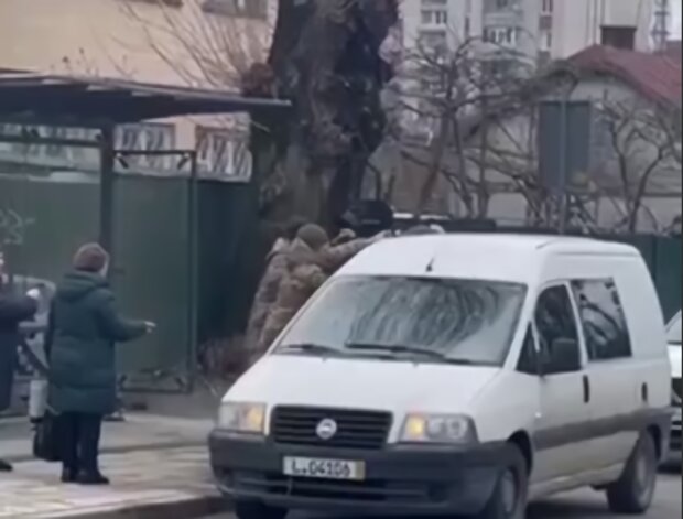 мобилизационные мероприятия ТЦК во Львове \ кадр с видео