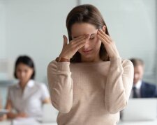 Чому у вас темніє в очах під час вставання і коли слід терміново бігти до лікаря