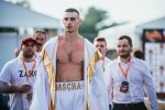 Украинский боксер, который готовит Усика к дебюту в супертяжах, нокаутировал аргентинца