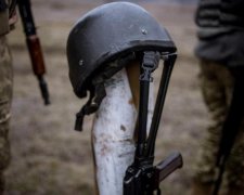 Україна в сльозах попрощалася з героєм: фото