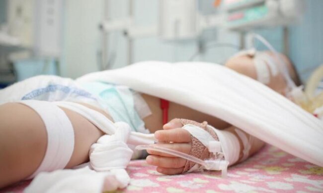 Трагическая гибель двухлетней девочки всколыхнула Украину 