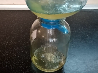 Медово-лимонна настоянка, кадр з відео