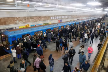 Натовпи людей, потяги не ходять, назріває паніка: у метро Києва щось відбувається