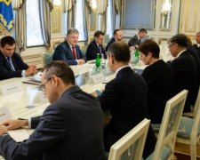 Порошенко встретился с послами стран G7: что известно