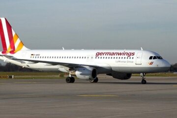 Виявлено перший чорний ящик лайнера Germanwings