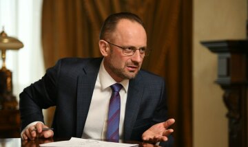 Стало відомо, хто замінить Безсмертного на переговорах у Мінську: дипломат з величезним досвідом