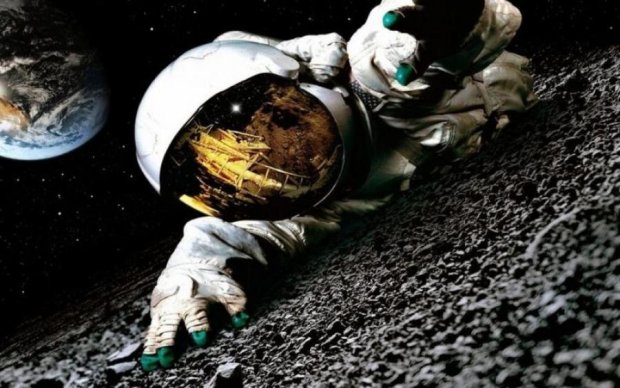 Неймовірне видовище: астронавти зробили cелфі у відкритому космосі