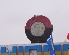 В'їжджаючих в Дніпропетровськ тепер зустрічає Бандера