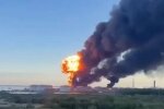 Чорний дим над Санкт-Петербургом після удару дронів по нафтовому терміналу напередодні економічного форуму