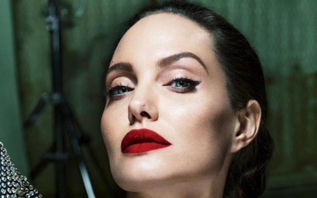 Анджелине Джоли 43: откровенные фото соблазнительной актрисы