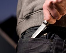 В Києві рецидивісти пограбували працівницю Генпрокуратури