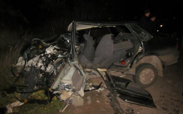 Трагедія на Донеччині: понівечені тіла вирізали з авто