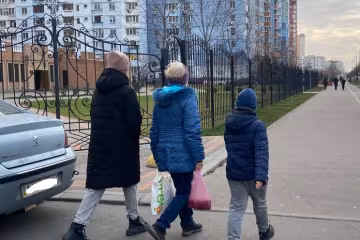 Українці на вулиці, фото: Знай.ua