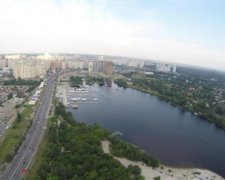 У Яна Табачника відбирають частину набережної