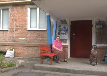 Мешканка багатоповерхівки. Фото: скрін youtube