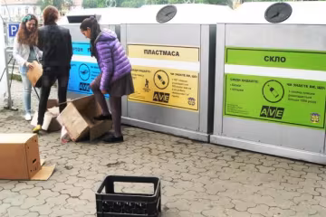 Украинцев заставят перебирать мусор