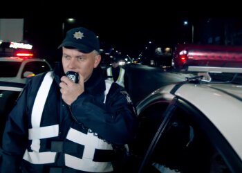 Полицейский, скриншот youtube Полиция Житомирщины
