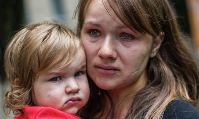 Боевики не выпустили женщин с детьми из Луганска