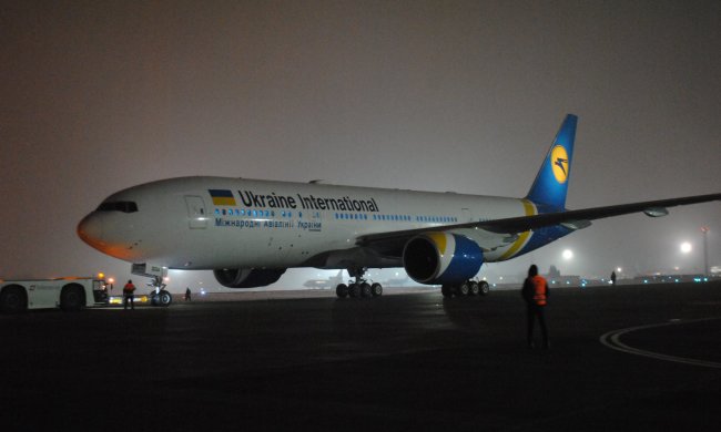 самолет МАУ