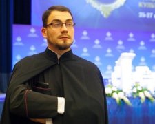 Ростовський диякон "вляпався" в скандал зі стриптизом
