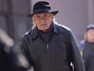 Пенсія для чорнобильців: гроші в руках пенсіонера