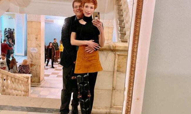 Невеста Розенко ненароком спалила свою "клубничку" в... шоколаде, сеть кипит от обсуждения