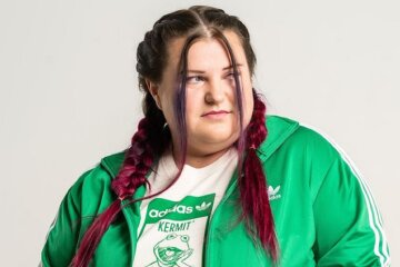 Alyona Alyona обклалася пляшками після скандального дріфту на Софійській площі: "Ви круті"