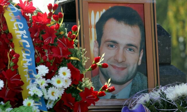 Вдова Гонгадзе звернулася до українців у роковини його смерті: "Герої не стоять поруч із вбивцями героїв"