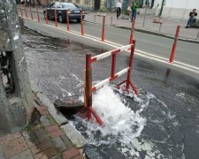 На Подоле настоящий потоп, киевляне готовят гондолы и приглашают Кличко: первые подробности и видео