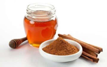 Рятує шкіру: рецепт маски для обличчя