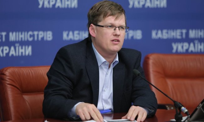 Віце-прем'єр Розенко потрапив до лікарні, поки наречена проходила реабілітацію: фото