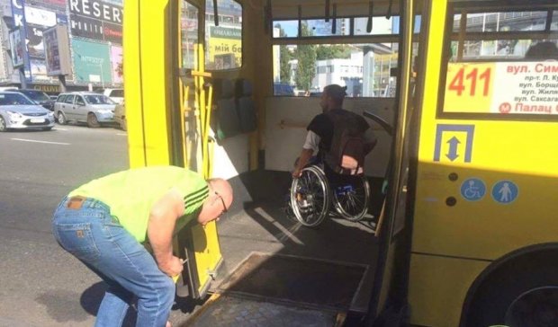Киевский водитель маршрутки  показал пример человечности (фото)