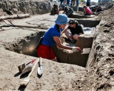 Дивний збіг: археологи знайшли на городі 4000 річний порошок