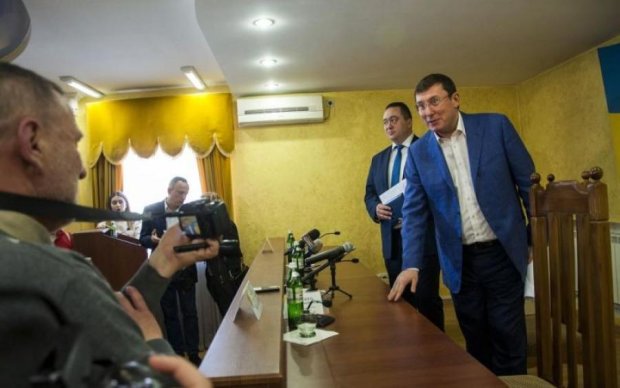 Луценко покинув засідання комітету через незручні питання щодо підлеглих