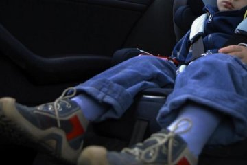 Раздражал своими слезами и жалобами: воспитательница два года избивала ребенка с ДЦП
