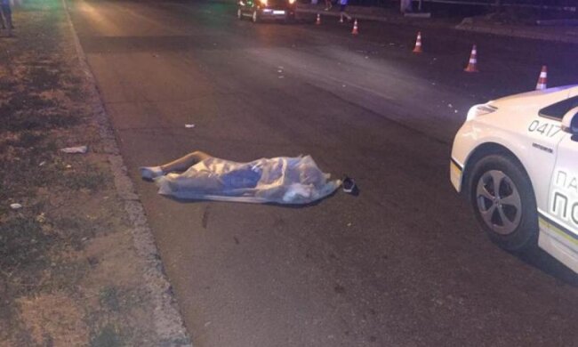 Мати трьох дітей потрапила під колеса авто