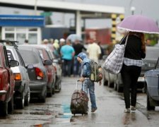 Вербують сім'ями: якими пільгами Польща заманює українців