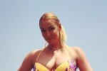 "Хвіст виріс!" Волочкова в бікіні довела фанатів до істерики