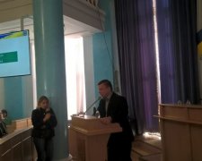 Як Садовий львівське сміття по всій Україні катав