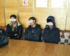 У київському хостелі затримали групу нелегальних мігрантів з Азії (фото)