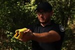 електрошокер, скрін з відео