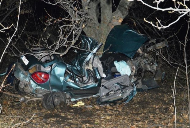 Под Киевом авто смяло в лепешку, пять жертв: подростки катались ночью