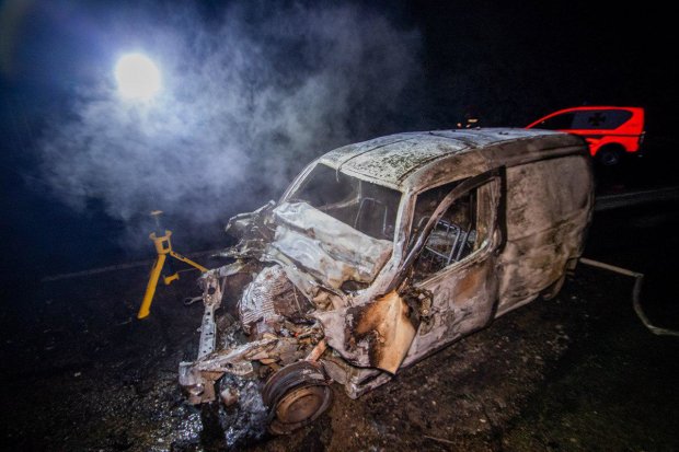 В моторошній ДТП під Дніпром заживо згорів водій: фото не для слабкодухих
