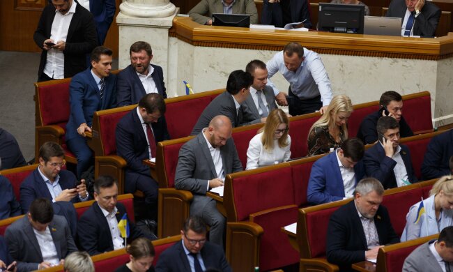 САП перевірить 11 "Слуг народу" щодо отримання хабаря по 30 тисяч доларів: подробиці