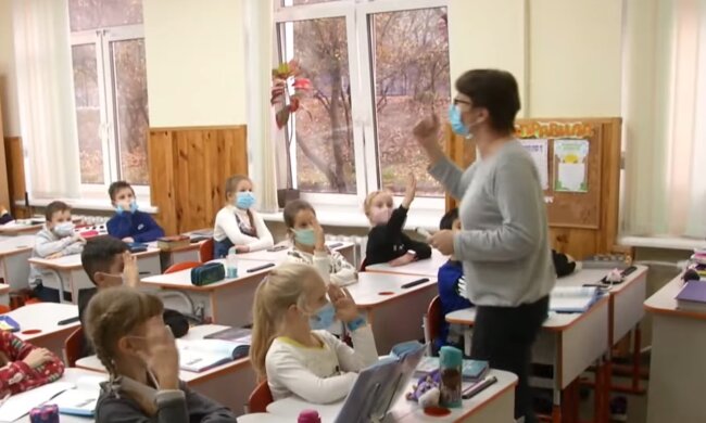 Зарплати вчителів, кадр з відео