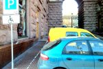 Під КМДА – сотні нахабних водіїв-порушників: "Аби не пустити до мерії, на людей насилають наряди поліції, а мажорів та кумів ніхто не штрафує!"
