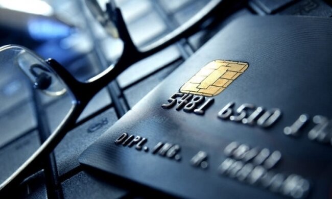 Розорені українські банки вибивають гроші з боржників у "Л/ДНР"