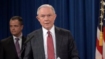 Зв'язки Трампа з Росією: генпрокурор США умив руки