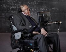 Дарвин, Ньютон и путешественники во времени: странные подробности погребения гениального Стивена Хокинга