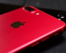 "Зачехлить" новый iPhone украинцу будет не по карману